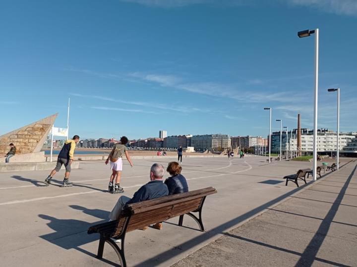 Poniente Beach Gijon Exterior photo