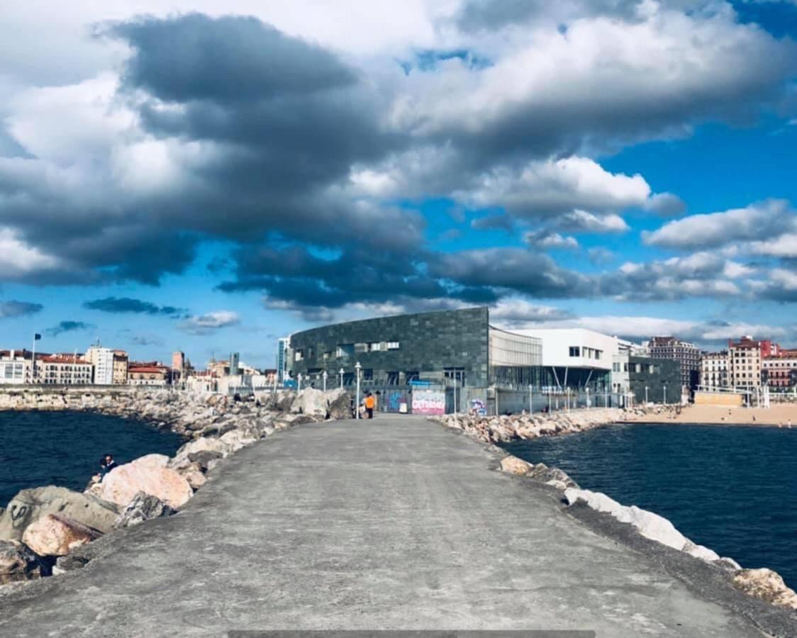 Poniente Beach Gijon Exterior photo