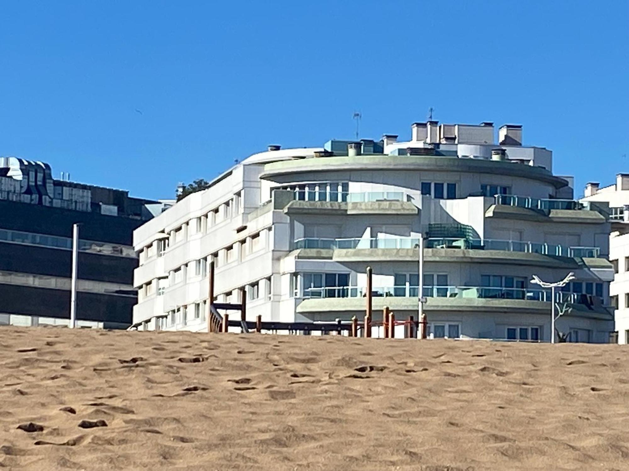 Poniente Beach Gijon Exterior photo